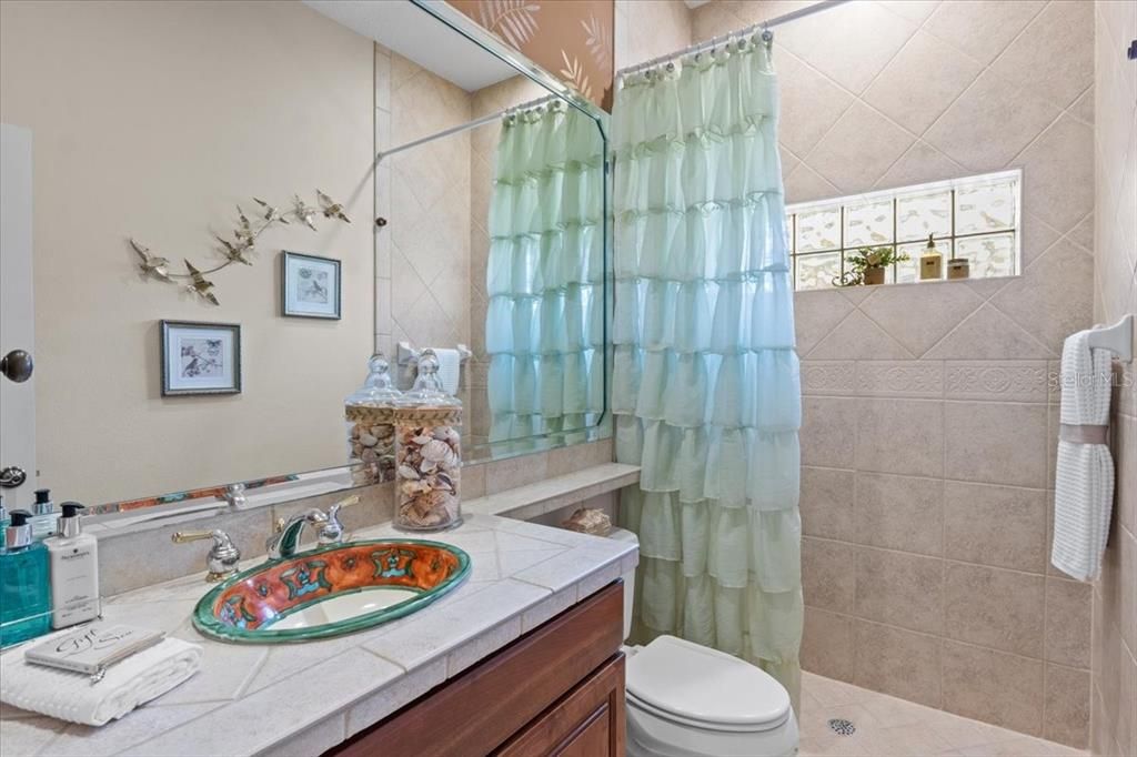 Activo con contrato: $719,000 (3 camas, 3 baños, 2682 Pies cuadrados)