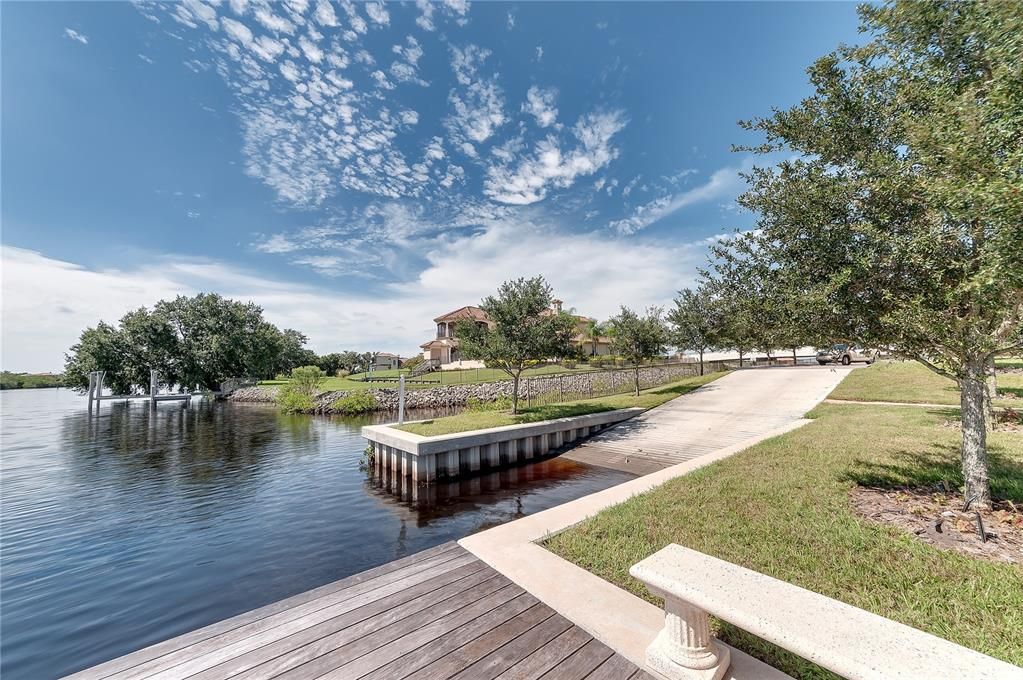 Activo con contrato: $719,000 (3 camas, 3 baños, 2682 Pies cuadrados)