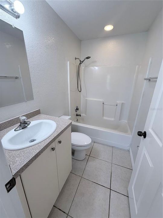 For Rent: $1,400 (2 beds, 2 baths, 1041 Square Feet)