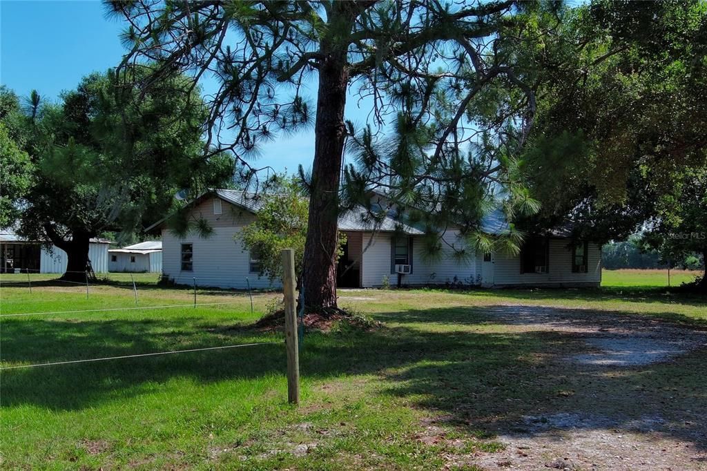 For Sale: $499,000 (4 beds, 2 baths, 1668 Square Feet)