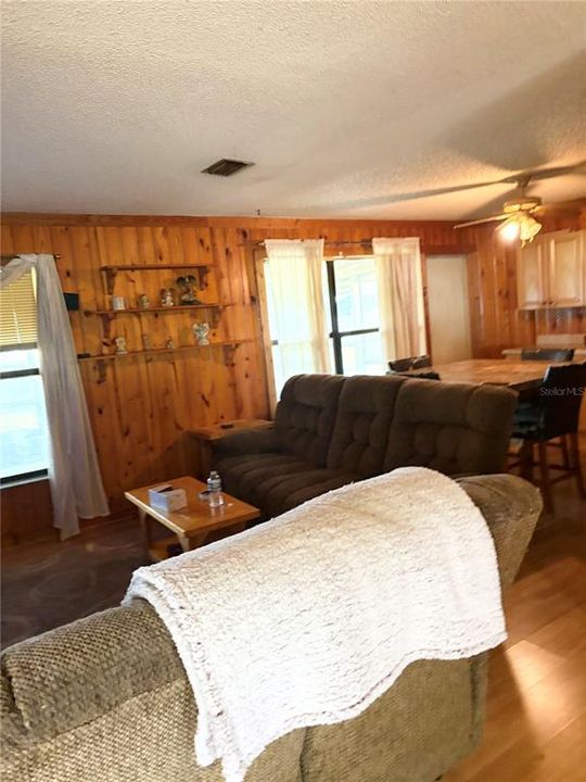 For Sale: $499,000 (4 beds, 2 baths, 1668 Square Feet)
