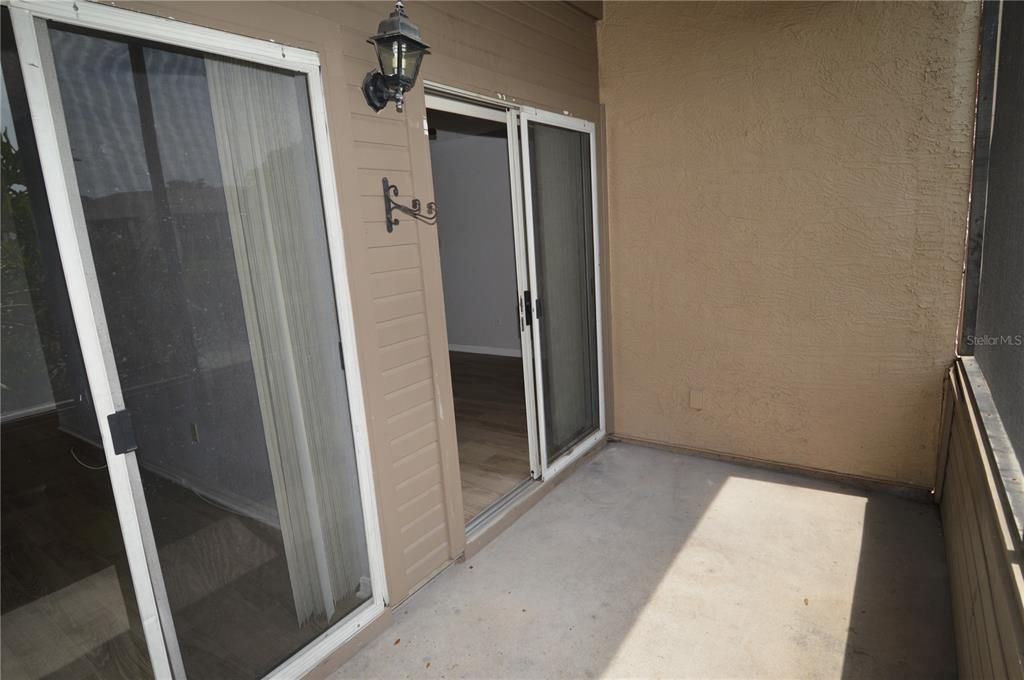Active With Contract: $1,500 (1 beds, 1 baths, 753 Square Feet)