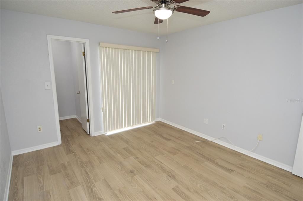 Active With Contract: $1,500 (1 beds, 1 baths, 753 Square Feet)