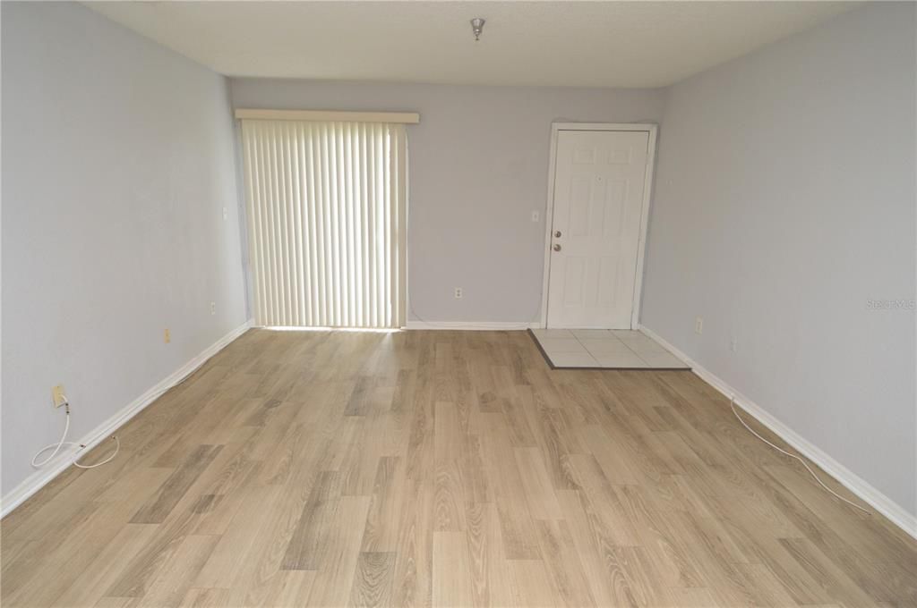 Active With Contract: $1,500 (1 beds, 1 baths, 753 Square Feet)