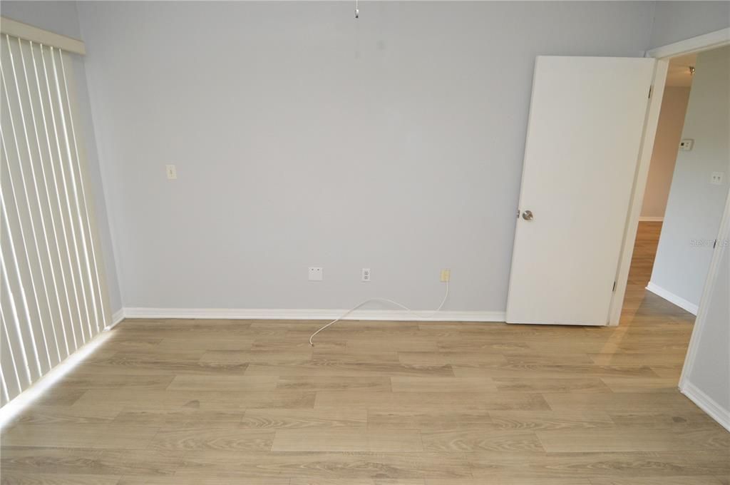 Active With Contract: $1,500 (1 beds, 1 baths, 753 Square Feet)