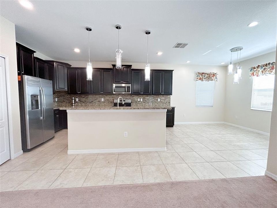 En Venta: $455,000 (4 camas, 3 baños, 2592 Pies cuadrados)