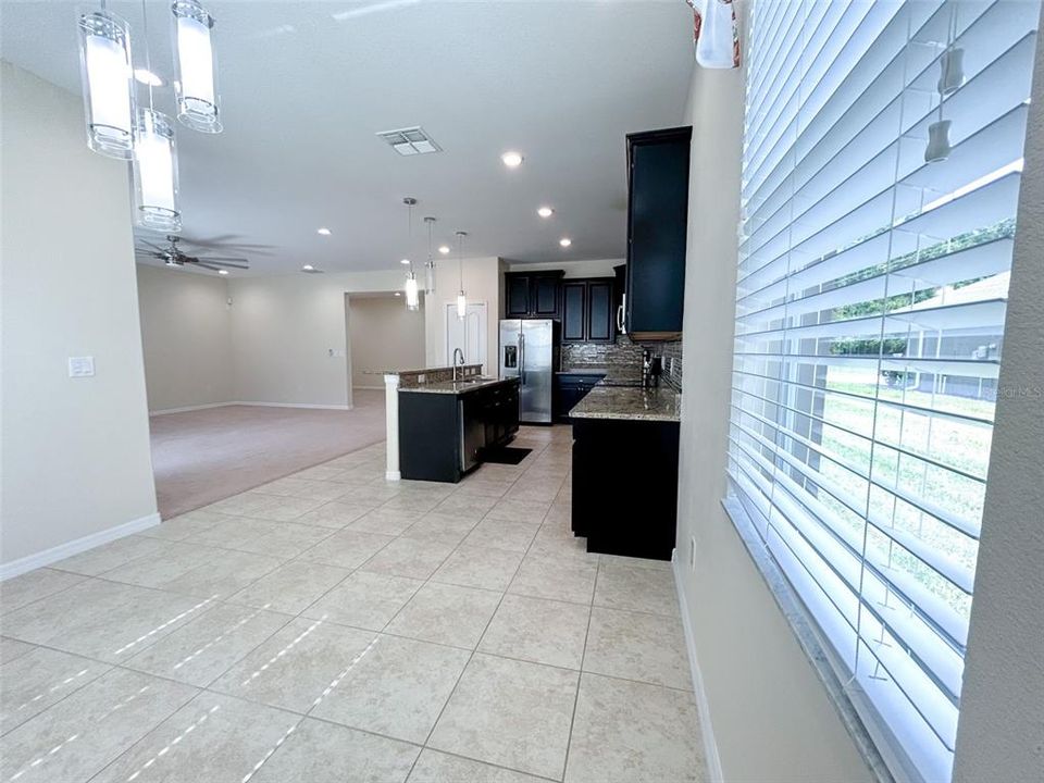 En Venta: $455,000 (4 camas, 3 baños, 2592 Pies cuadrados)