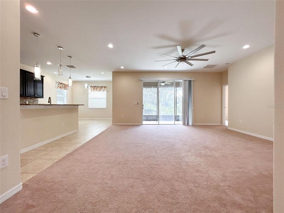 En Venta: $455,000 (4 camas, 3 baños, 2592 Pies cuadrados)
