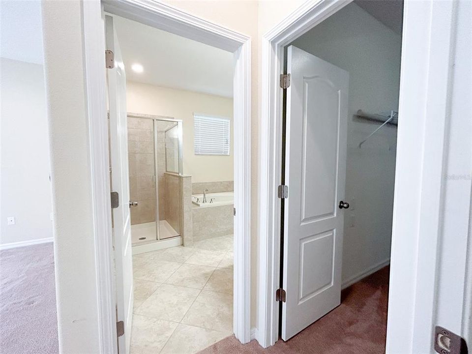 En Venta: $455,000 (4 camas, 3 baños, 2592 Pies cuadrados)