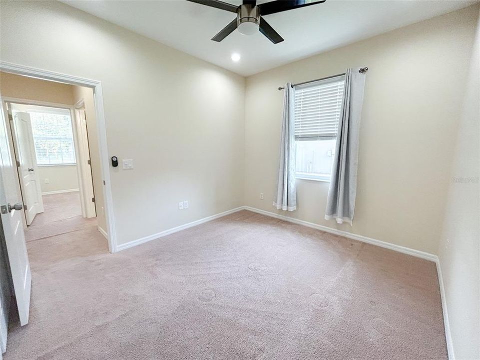 En Venta: $455,000 (4 camas, 3 baños, 2592 Pies cuadrados)