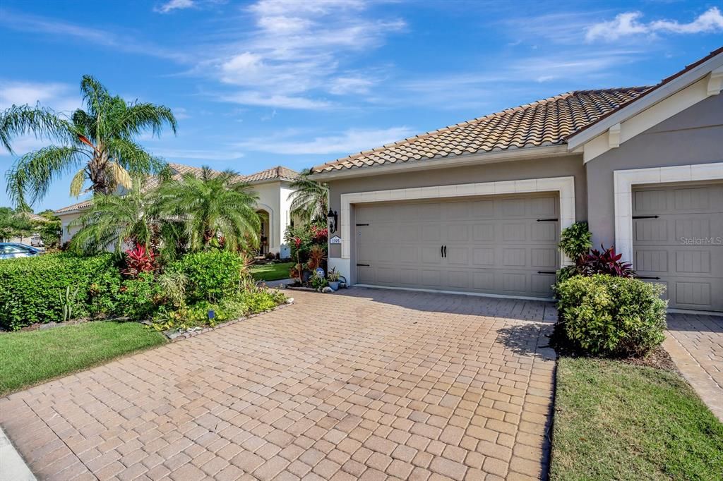 Activo con contrato: $379,900 (2 camas, 2 baños, 1523 Pies cuadrados)
