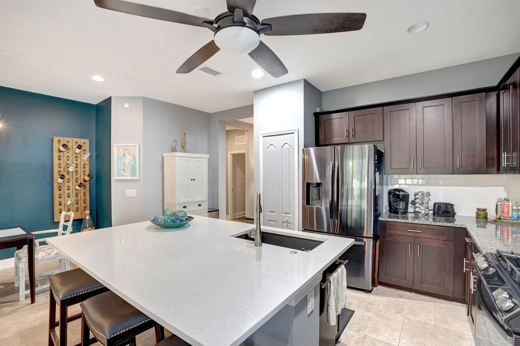 Activo con contrato: $379,900 (2 camas, 2 baños, 1523 Pies cuadrados)