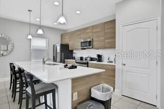 На продажу: $330,000 (4 спален, 3 ванн, 1875 Квадратных фут)