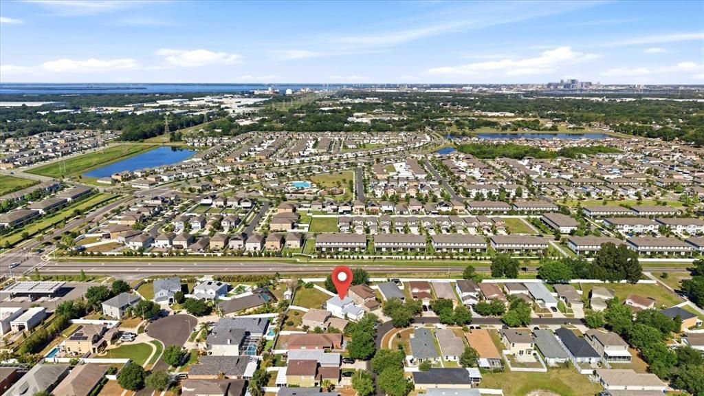 Под контрактом: $335,000 (4 спален, 2 ванн, 1484 Квадратных фут)