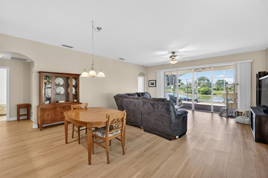 На продажу: $449,000 (3 спален, 2 ванн, 1615 Квадратных фут)