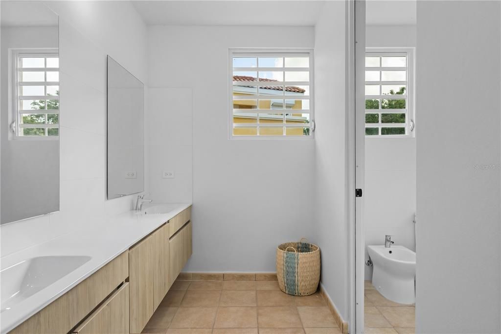 En Venta: $500,000 (3 camas, 2 baños, 1852 Pies cuadrados)