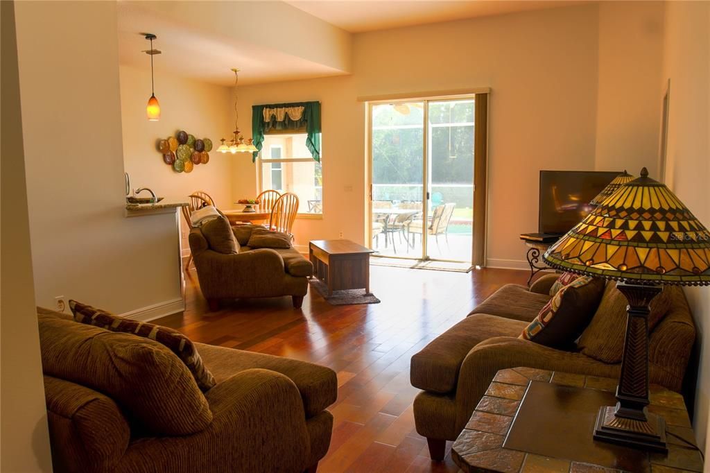 Active With Contract: $369,900 (3 beds, 2 baths, 1692 Square Feet)