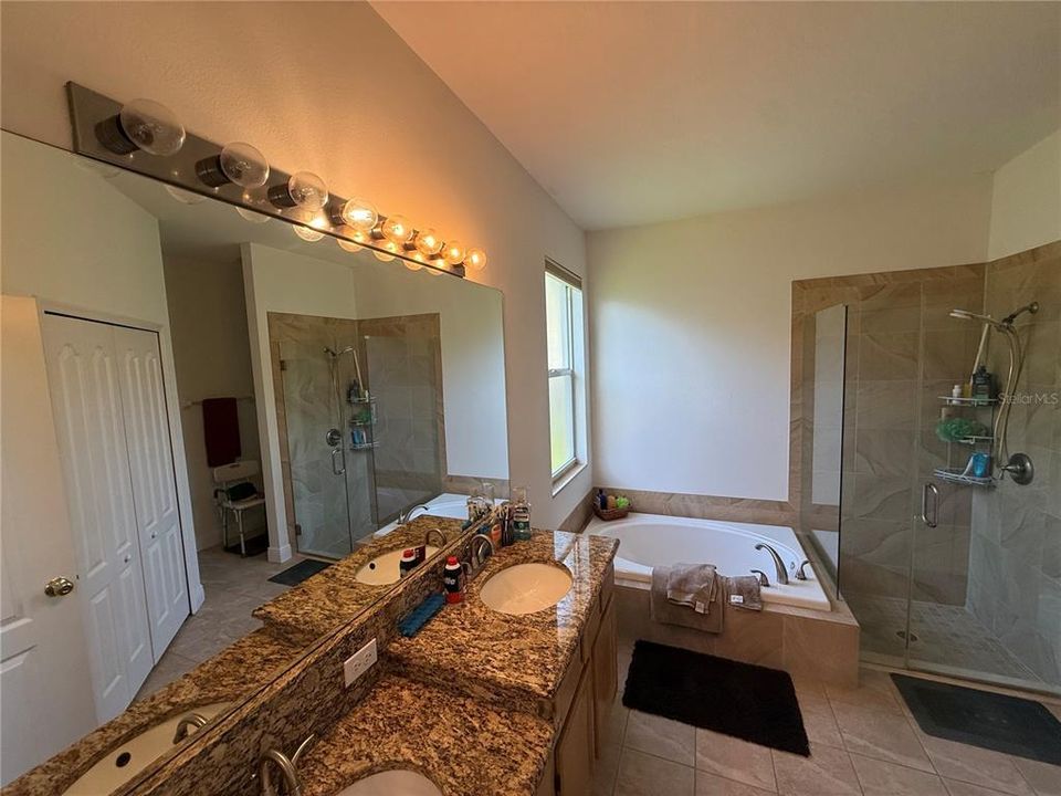Active With Contract: $369,900 (3 beds, 2 baths, 1692 Square Feet)