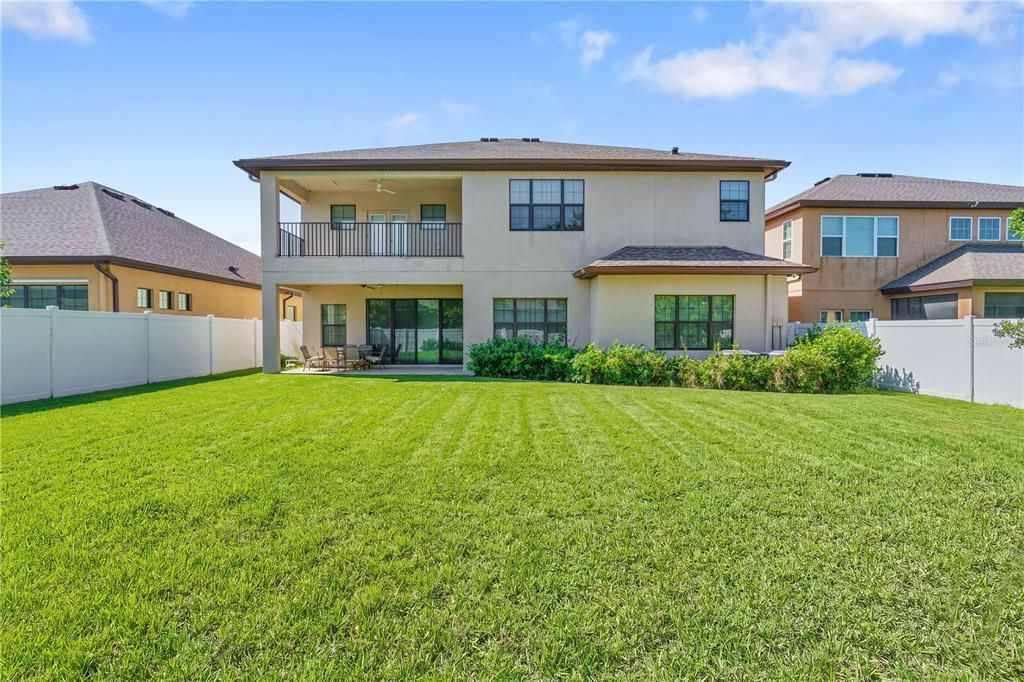 For Sale: $715,000 (5 beds, 5 baths, 5016 Square Feet)