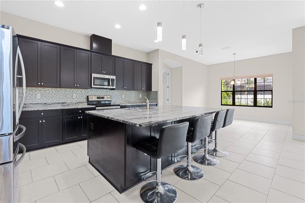 For Sale: $715,000 (5 beds, 5 baths, 5016 Square Feet)