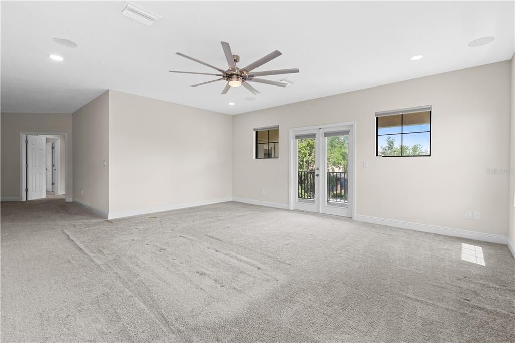 For Sale: $715,000 (5 beds, 5 baths, 5016 Square Feet)