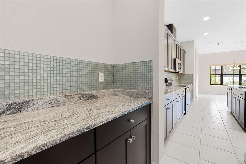For Sale: $715,000 (5 beds, 5 baths, 5016 Square Feet)