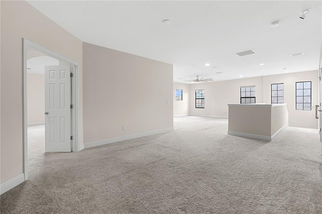 For Sale: $715,000 (5 beds, 5 baths, 5016 Square Feet)