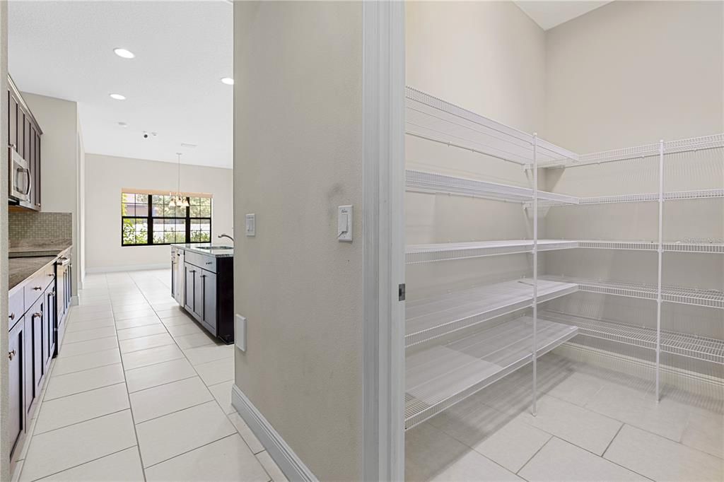 For Sale: $715,000 (5 beds, 5 baths, 5016 Square Feet)