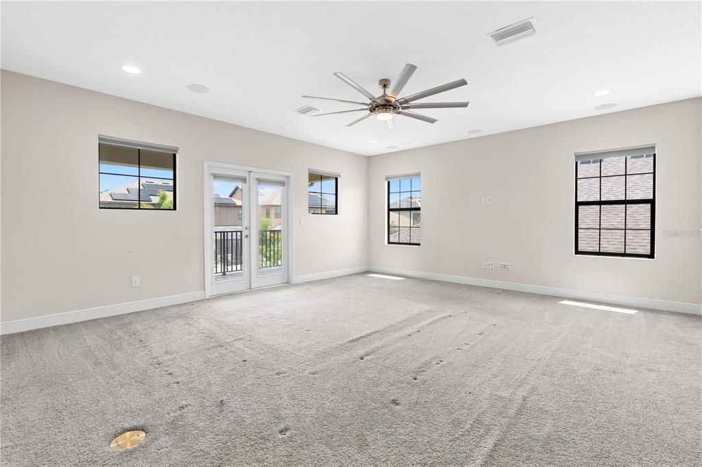 For Sale: $715,000 (5 beds, 5 baths, 5016 Square Feet)