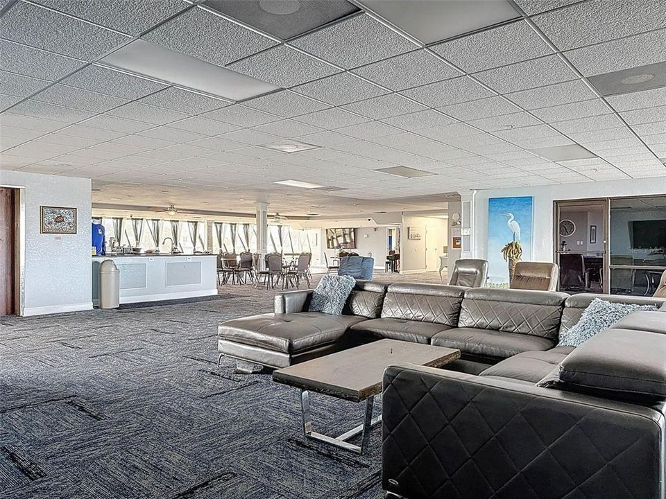 На продажу: $225,000 (1 спален, 1 ванн, 733 Квадратных фут)