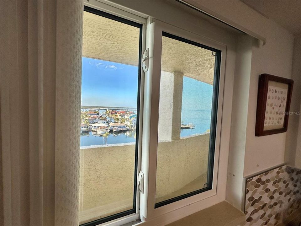 На продажу: $225,000 (1 спален, 1 ванн, 733 Квадратных фут)