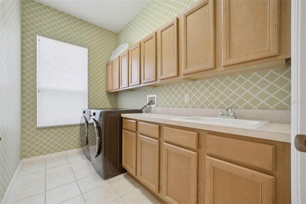 En Venta: $475,000 (3 camas, 2 baños, 2571 Pies cuadrados)