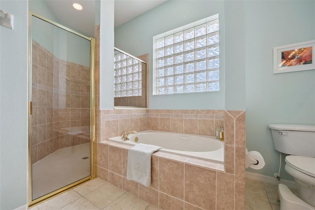 En Venta: $475,000 (3 camas, 2 baños, 2571 Pies cuadrados)