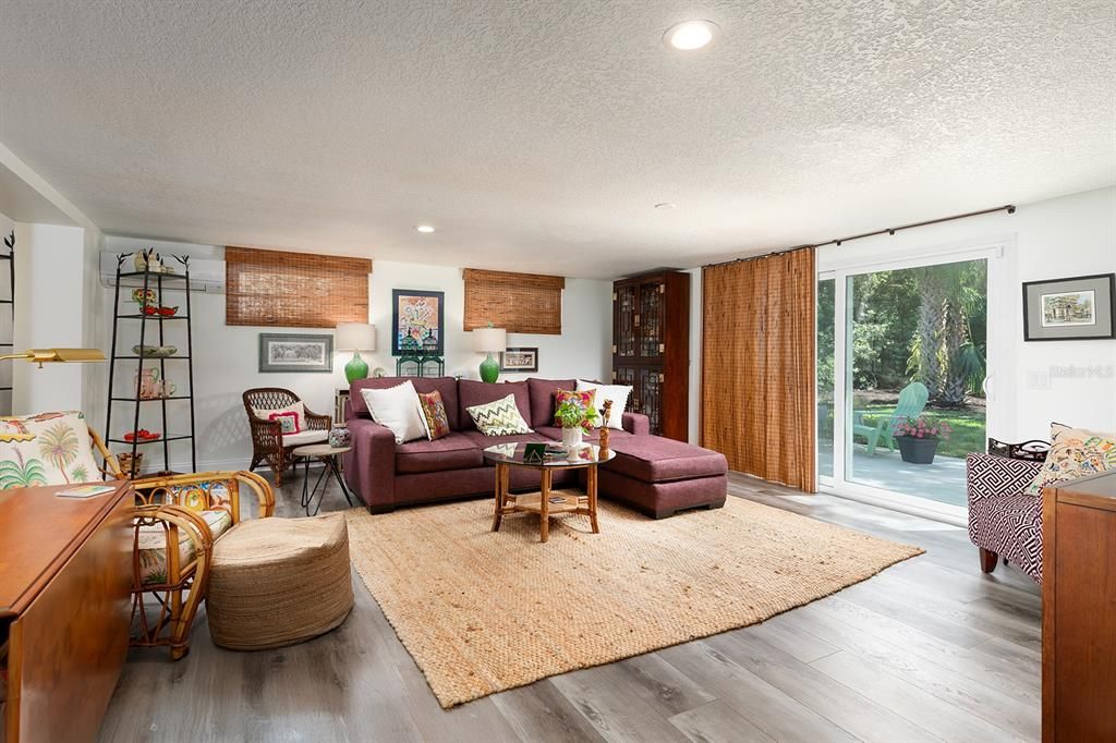 Activo con contrato: $825,000 (4 camas, 3 baños, 2371 Pies cuadrados)