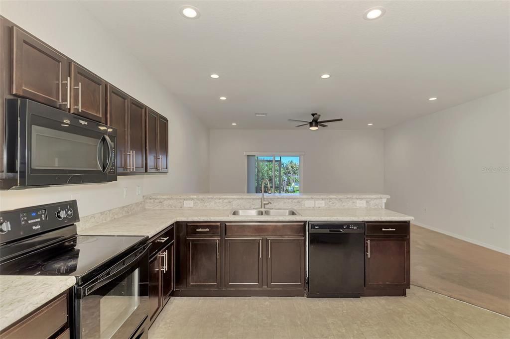 En Venta: $289,900 (3 camas, 2 baños, 1758 Pies cuadrados)
