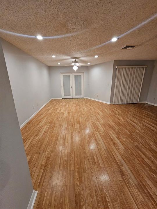 Active With Contract: $1,800 (2 beds, 2 baths, 1444 Square Feet)