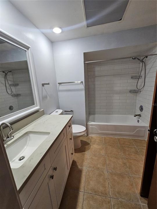 Active With Contract: $1,800 (2 beds, 2 baths, 1444 Square Feet)