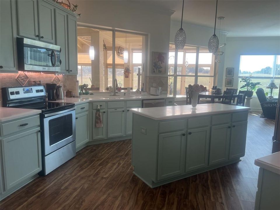 For Sale: $497,000 (3 beds, 2 baths, 2069 Square Feet)