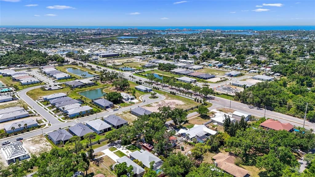 Activo con contrato: $298,999 (2 camas, 2 baños, 1308 Pies cuadrados)