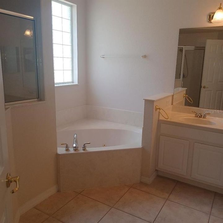 En Venta: $470,000 (4 camas, 2 baños, 2262 Pies cuadrados)