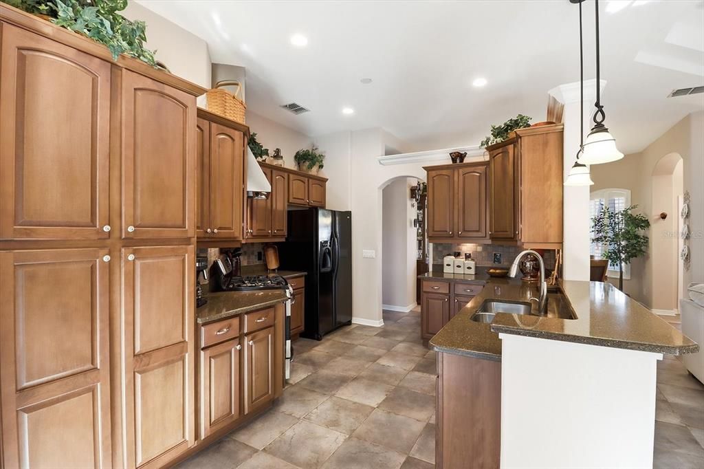 Active With Contract: $399,000 (3 beds, 2 baths, 2028 Square Feet)