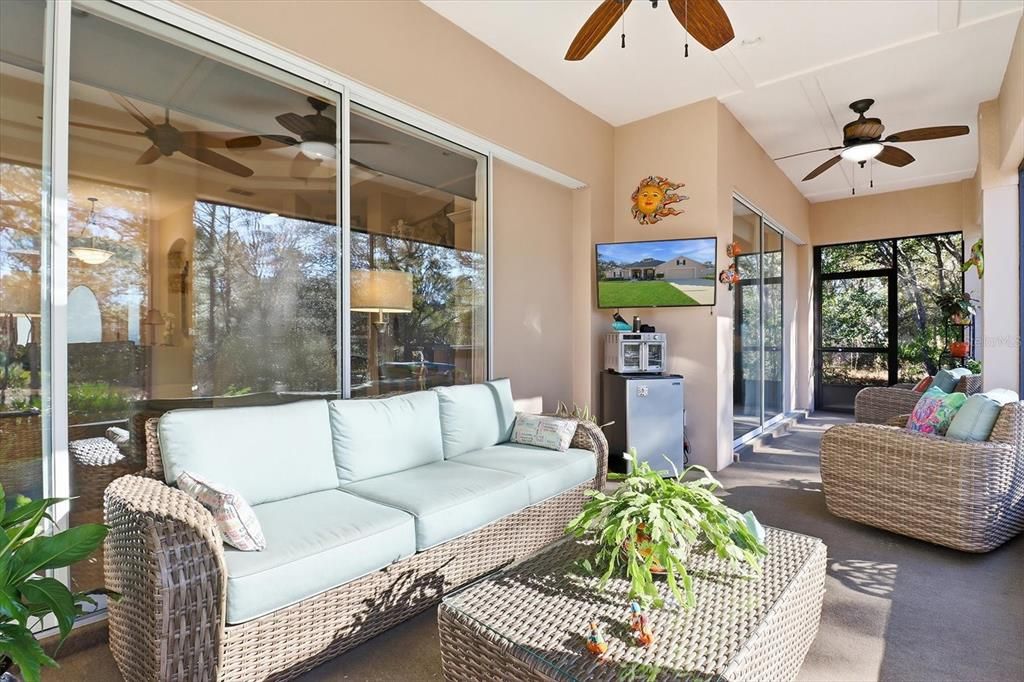 Active With Contract: $399,000 (3 beds, 2 baths, 2028 Square Feet)