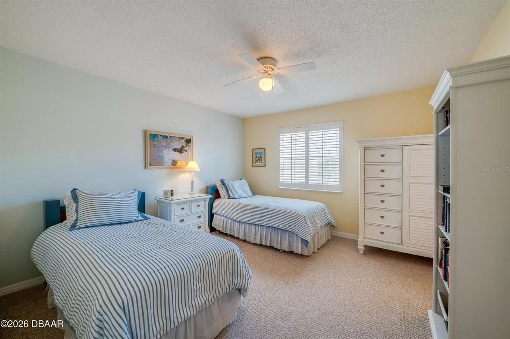 Active With Contract: $315,000 (2 beds, 2 baths, 1428 Square Feet)