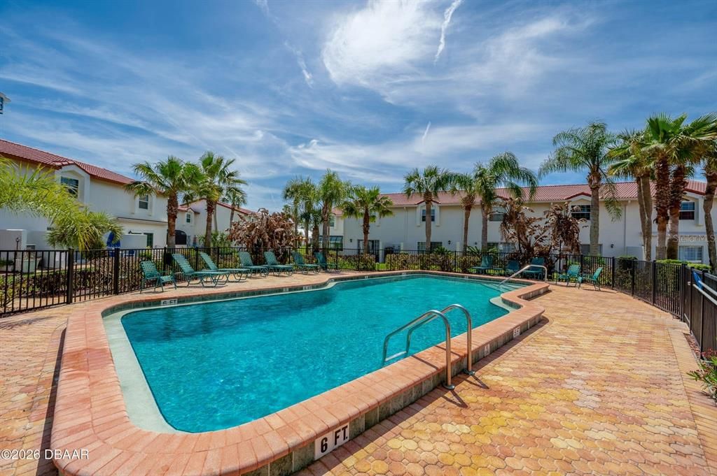 Active With Contract: $315,000 (2 beds, 2 baths, 1428 Square Feet)