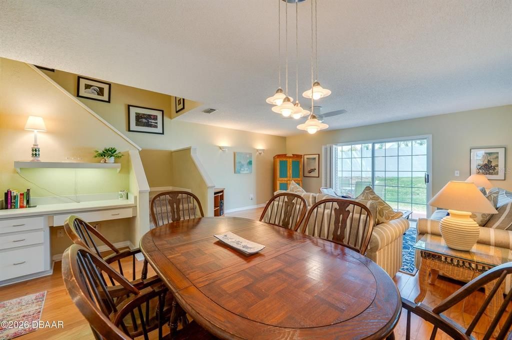 Active With Contract: $315,000 (2 beds, 2 baths, 1428 Square Feet)
