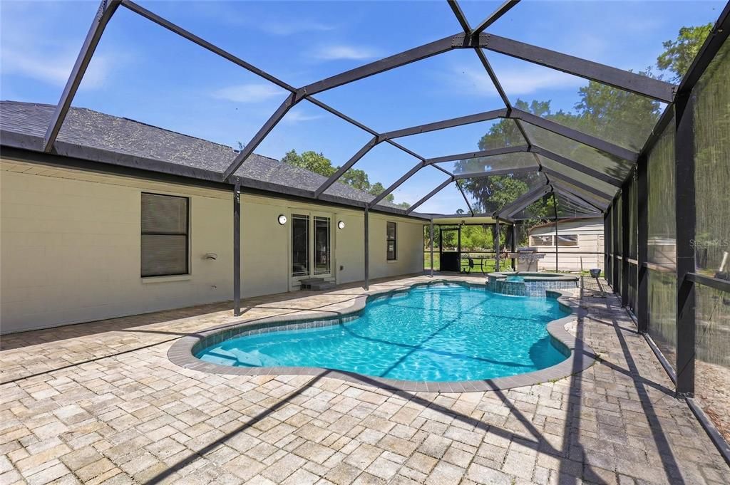 For Sale: $574,900 (3 beds, 2 baths, 1597 Square Feet)