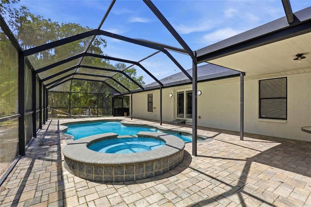 For Sale: $574,900 (3 beds, 2 baths, 1597 Square Feet)