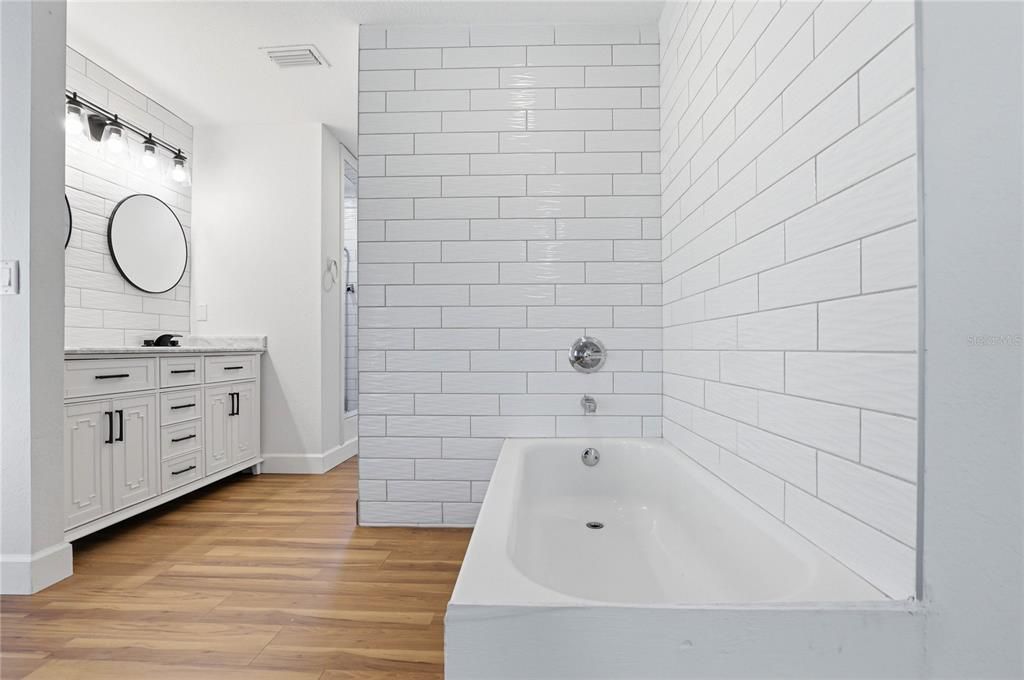 For Sale: $574,900 (3 beds, 2 baths, 1597 Square Feet)