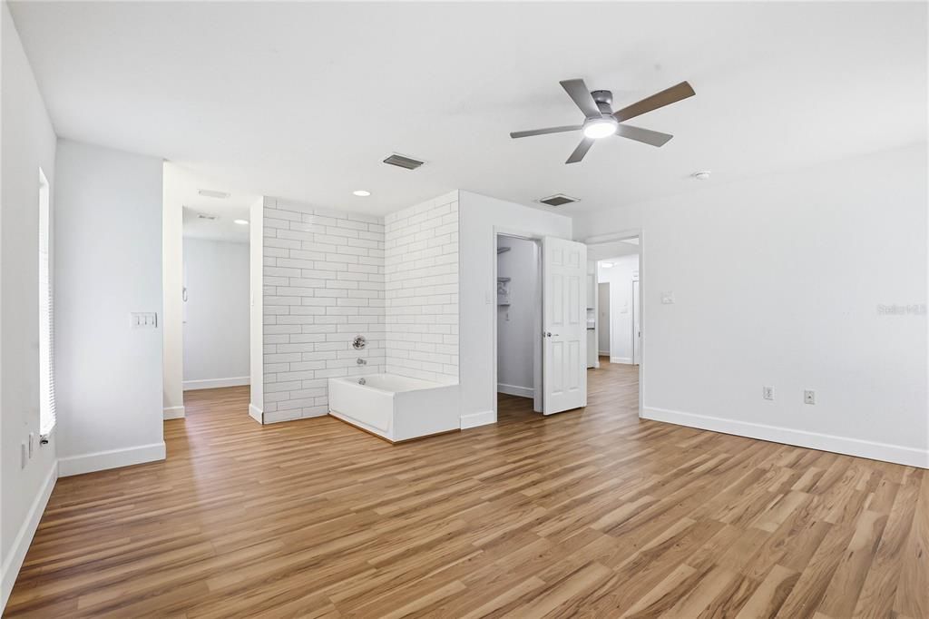 For Sale: $574,900 (3 beds, 2 baths, 1597 Square Feet)