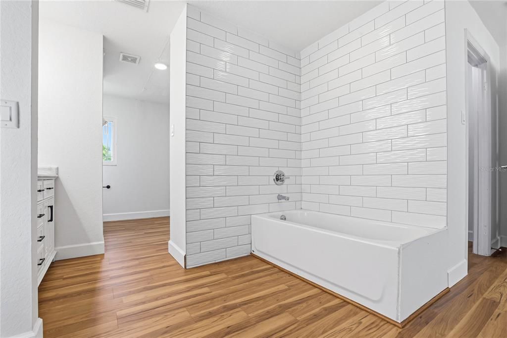 For Sale: $574,900 (3 beds, 2 baths, 1597 Square Feet)